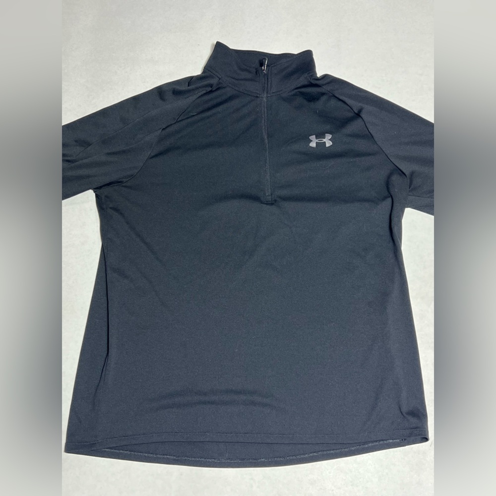Under Armour long sleeves 1/4 zip shirt size large.